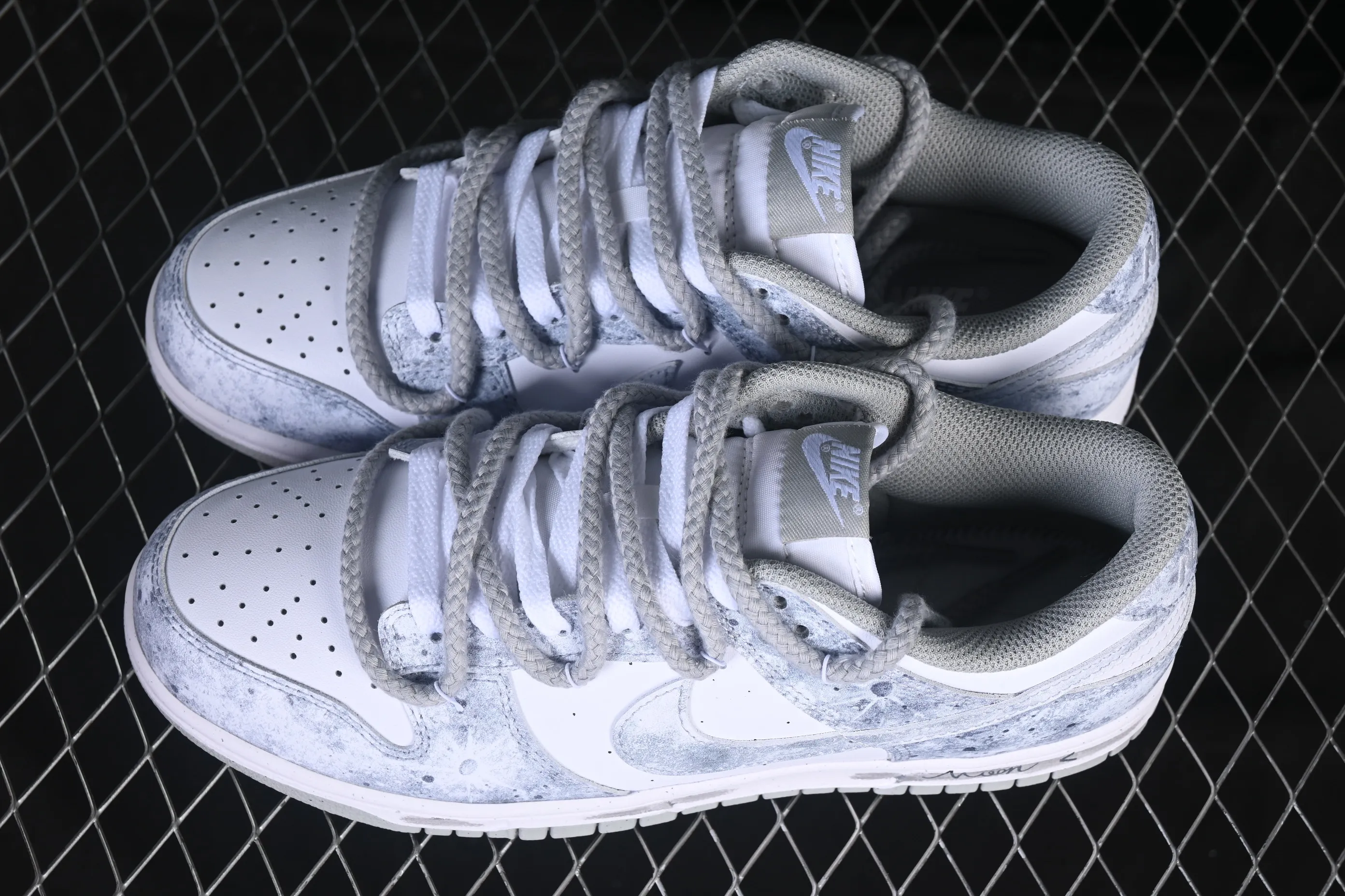All categories Nk SB Dunk Series Nk SB Dunk Low High-end customized low-top sneakers Nike SB Dunk Low straps Anniversary high-end customized low-top casual sneakers DD1873-113